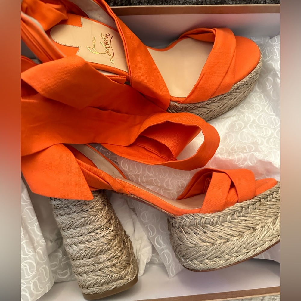 Brand new highly desired still full price at all retailer